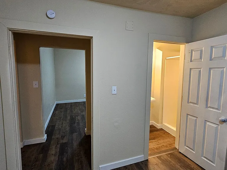 400 Railroad Ave — Photo 42