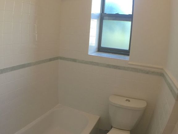 4th image of 102 Lefferts Ave #1
