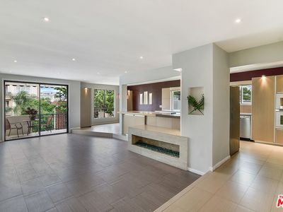 11920 Dorothy St APT 302, Los Angeles, CA, 90049