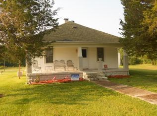 1581 E Whitcomb Ave, Clinton, IN 47842