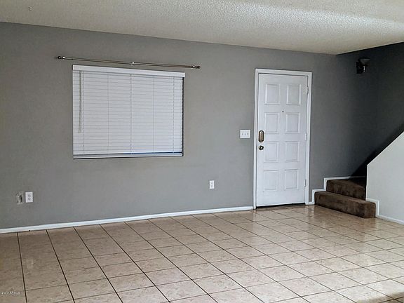 4th image of 807 E Cochise Dr #B