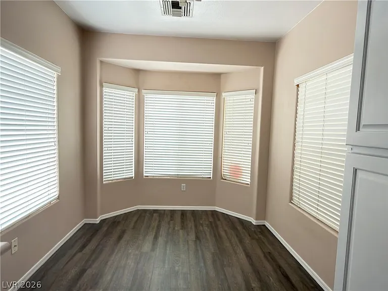 10433 Snyder Ave — Photo 7