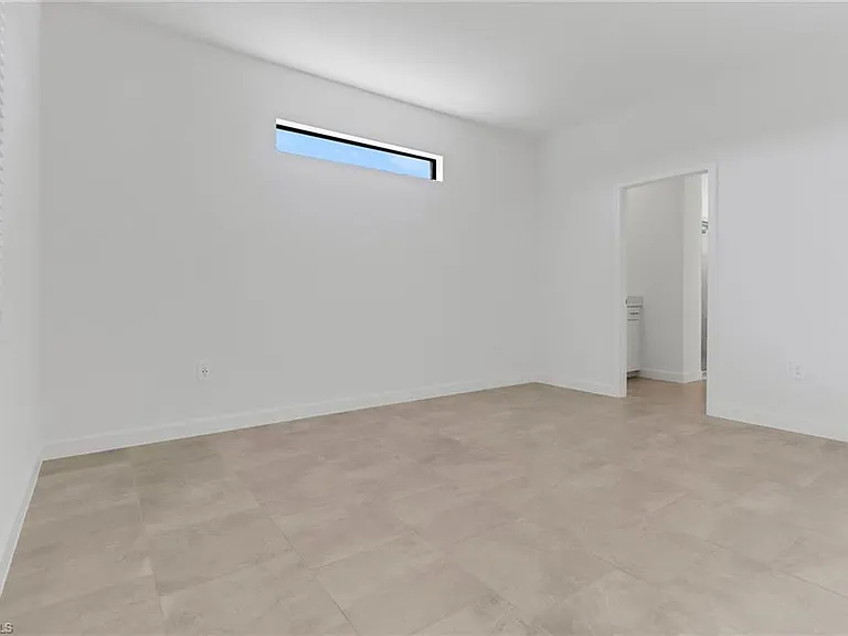 19708 Hinkley Dr — Photo 14
