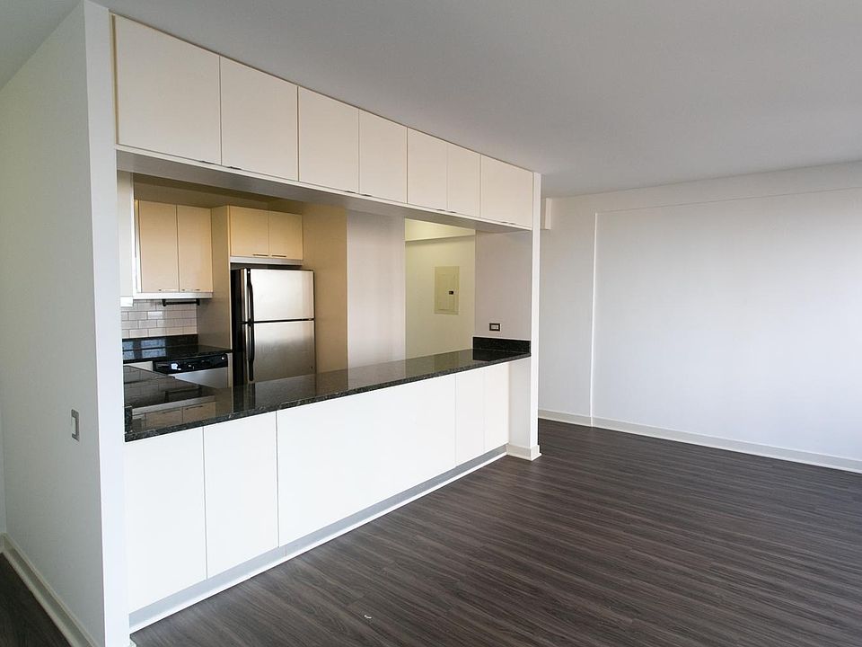 1st image of 1606 E 50th Pl APT 2-007B