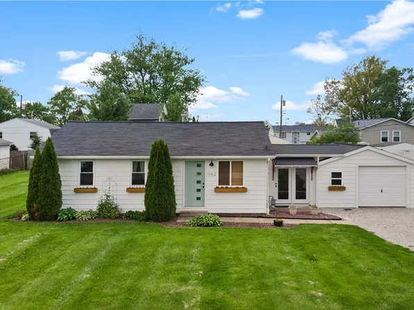 1162 Adams St, Vermilion, OH 44089