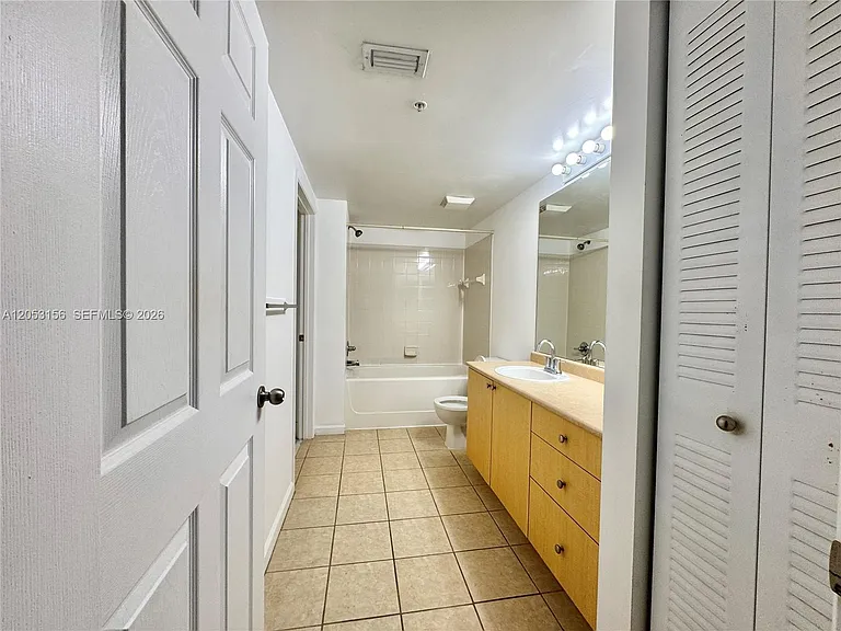 1919 Van Buren St #506A — Photo 21