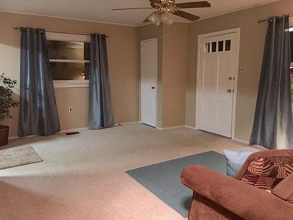 4th image of 240 Maplewood Dr