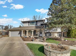 10513 Sun Valley Ct, Palos Hills, IL