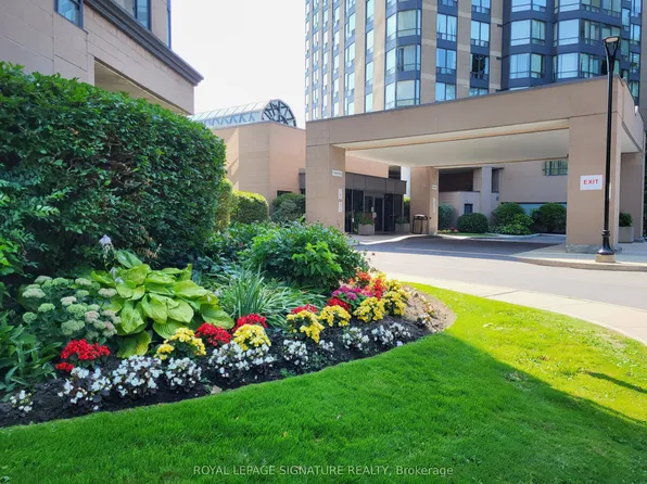 1 Hickory Tree Rd #1207, Toronto, ON M9N 3W4