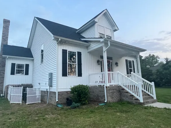 687 Waterville Cv, West Point, VA 23181