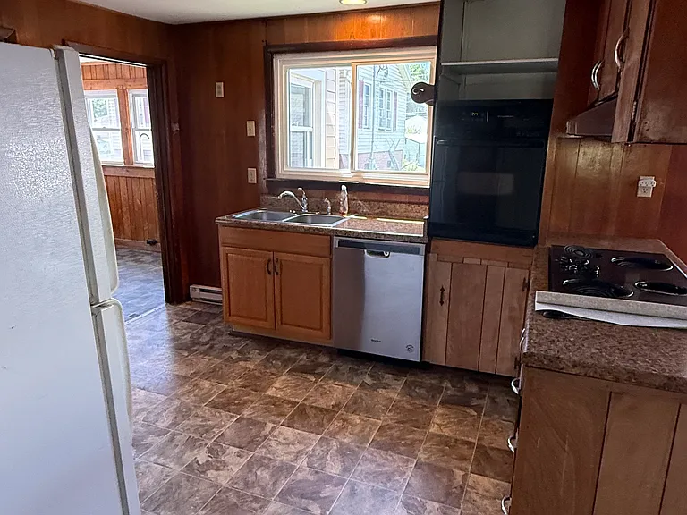 121 Bryson Ave — Photo 6
