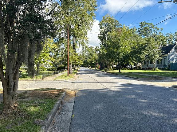 4th image of 209 Willcox Ave