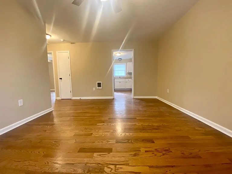242 Cochran Rd — Photo 5