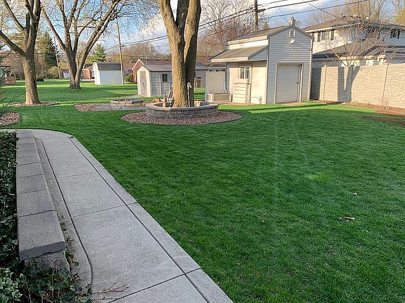3rd image of 9635 Chatham Ave