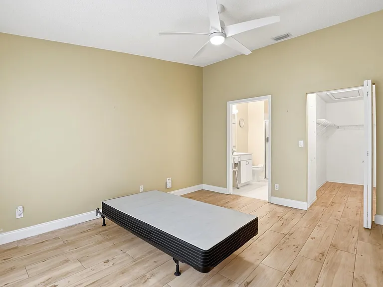 9363 Bridgeport Dr — Photo 18