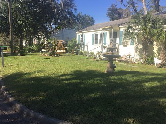 2nd image of 725 E 60th St