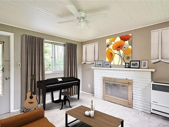 3rd image of 22885 Sycamore Dr