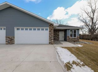 375 10th Ave, Columbus, NE 68601