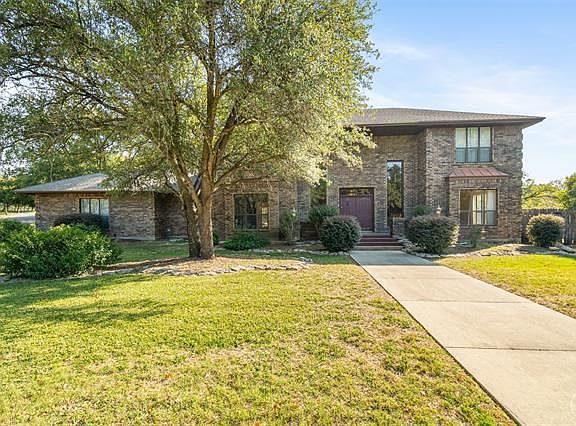 2nd image of 6 Creekwood Cir