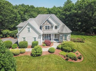 19 Round Farm Rd, Rehoboth, MA 02769