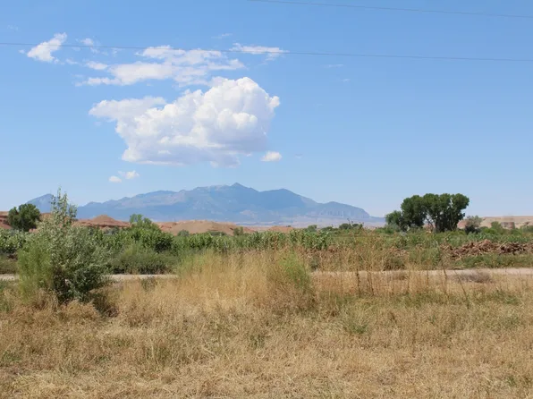700 E 725 N, Hanksville, UT 84734