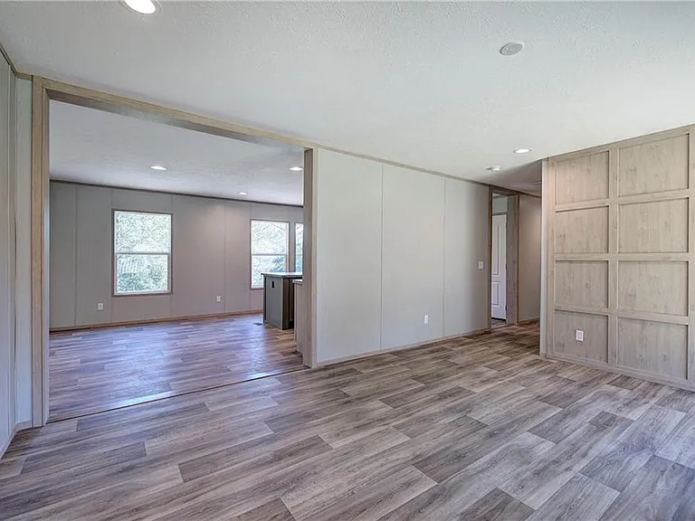 81 Popham Rd — Photo 21