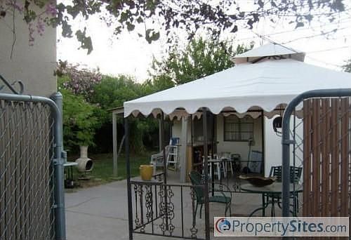 2nd image of 2134 E Yale St