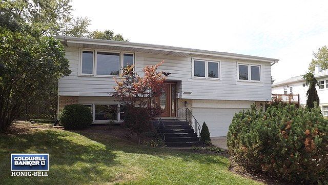 1st image of 8814 Oakwood Dr