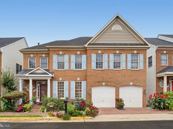 9233 Lee Masey Dr, Lorton, VA 22079