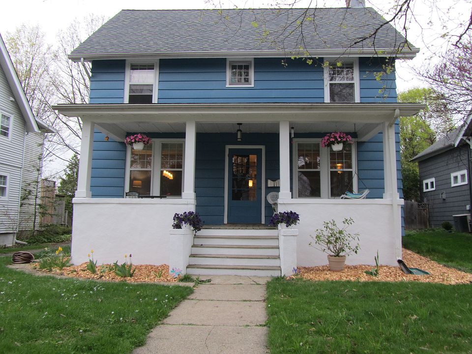 1st image of 270 Crest Ave
