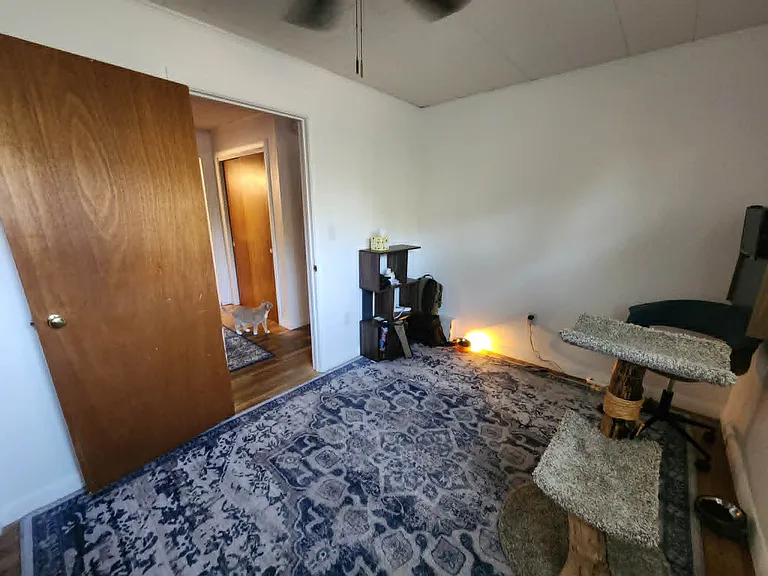 622 Essex St — Photo 23