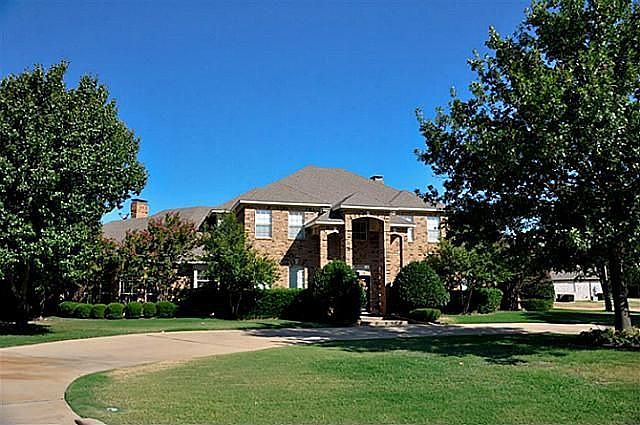 1st image of 691 Oakdale Cir