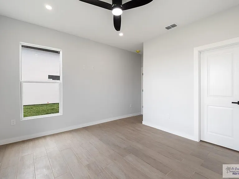6217 Mackenna Dr — Photo 17
