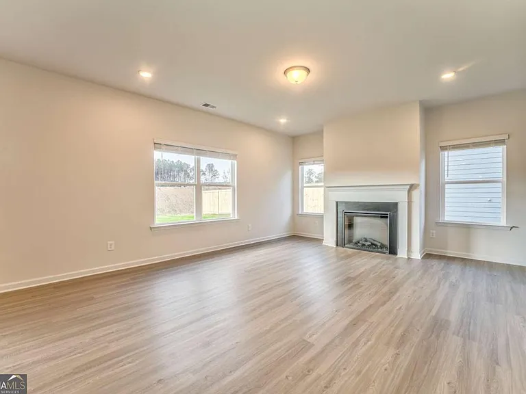 15 Bennett Way — Photo 6