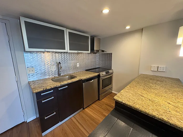 701 S Madison Ave #309 — Photo 14