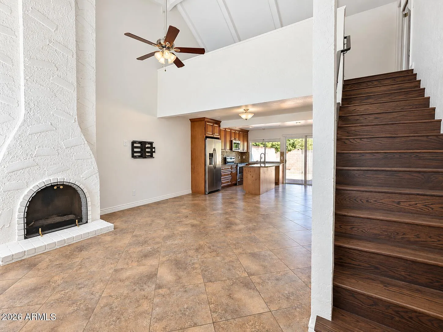3 bed, 2.0 bath, 1870 sqft, $3,950 — Photo 4
