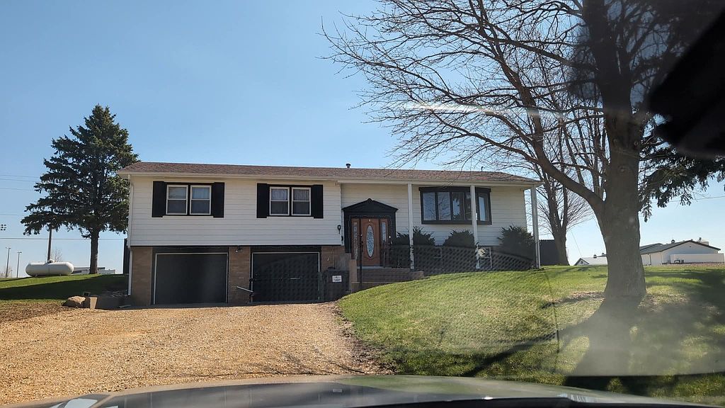 340 Emma Ct - Property Image
