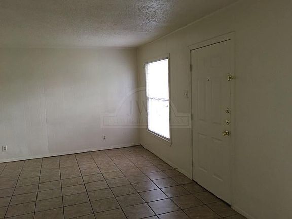 2nd image of 1408 White Ave