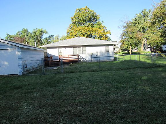 3rd image of 306 1st St NW