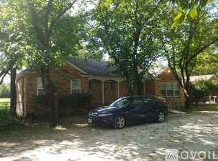 1615 S Hampton Rd, Glenn Heights, TX 75154