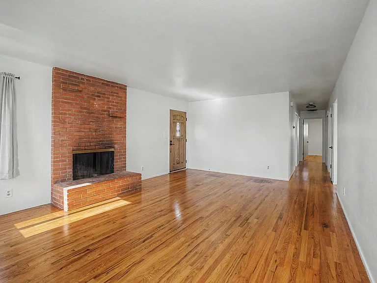 1119 Sunnyhill Ct — Photo 5