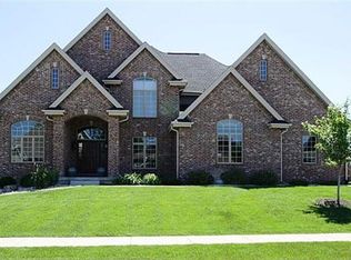 905 Blue Aster Trl, Middleton, WI 53562