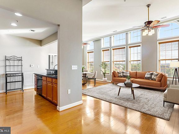 3rd image of 400 Cameron Station Blvd APT 412