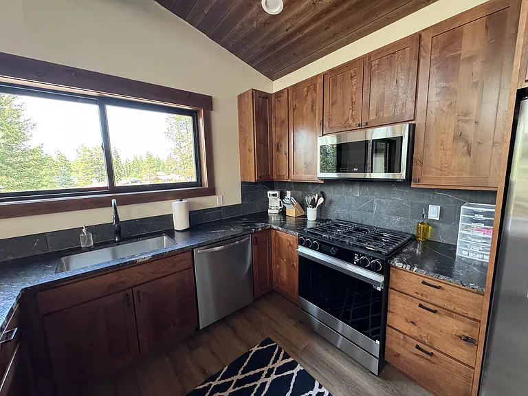 610 Central Ave — Photo 5