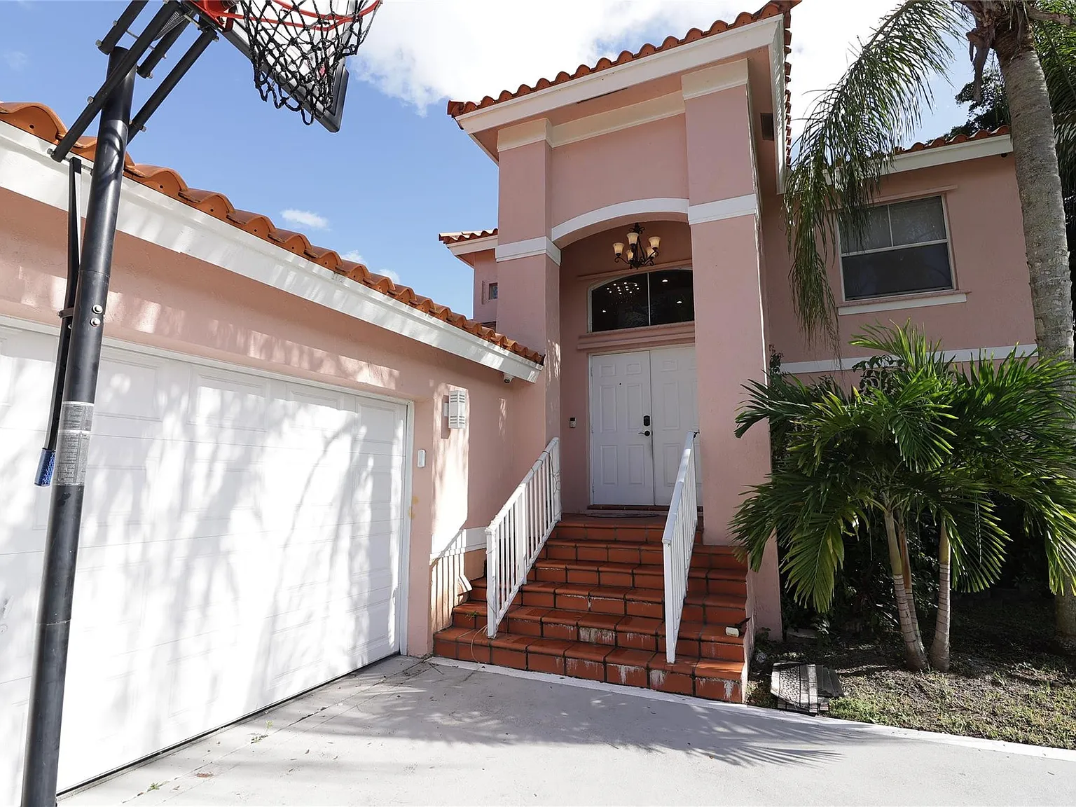 4 bed, 2.5 bath, 1889 sqft, $3,550 — Photo 4