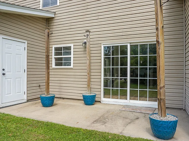 102 Lamplighter Ln — Photo 36