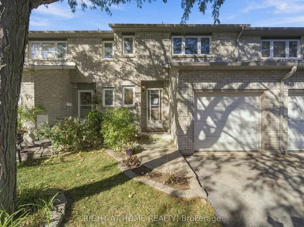 591 8th Rd E #13, Hamilton, ON L8J 2X4