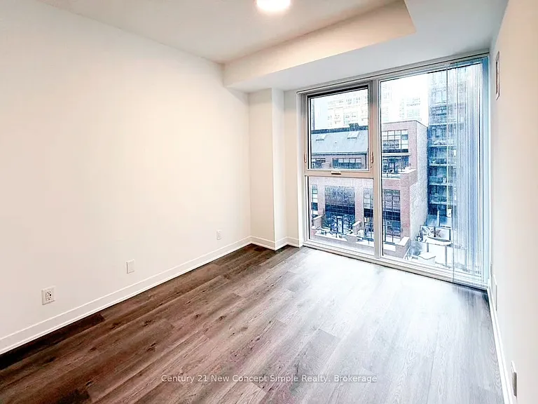180 Front St E #806 — Photo 3