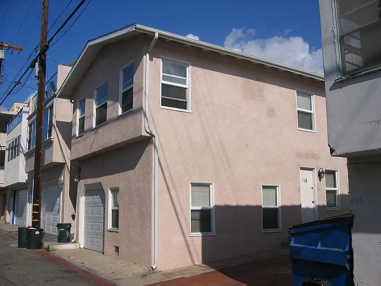 921 Monterey Blvd — Photo 11