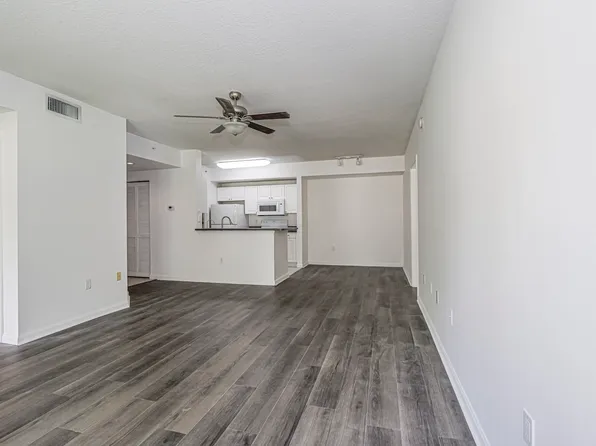 5090 Fairways Cir APT 206, Vero Beach, FL 32967